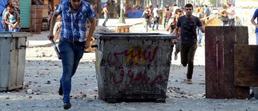 مصر : الأمن يفض اعتصامي الإخوان وأنباء عن وقوع قتلى