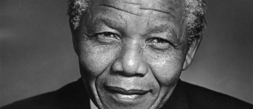 الرئيس يأمر بتنكيس الأعلام ويعلن الحداد على وفاة مانديلا