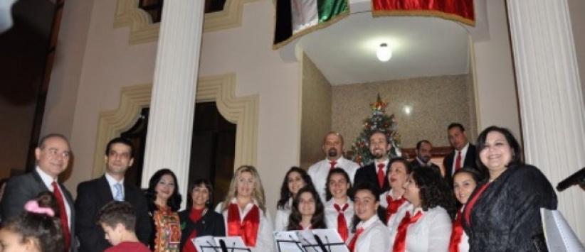 سفارة فلسطين بالبحرين تحتفل باضائة شجرة الميلاد