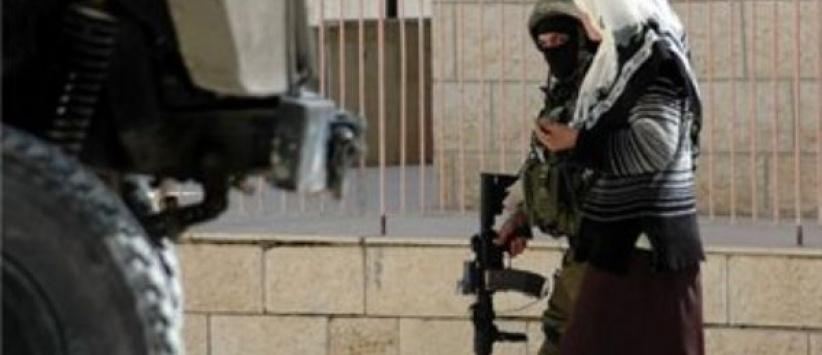 اعتقال والدة اسير من بيت لحم والمداهمات طالت مناطق مختلفة