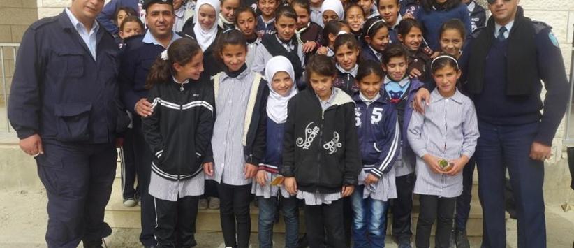 الشرطة تنظم يوم توعوي مفتوح لطلبة مدارس جناتة والعساكرة في بيت لحم