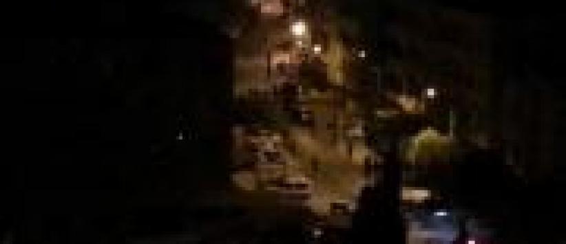 اصابة 3 مواطنين واقتحام عشرات المنازل ومحل صرافة في نابلس