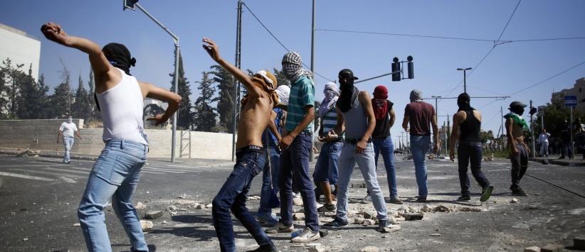 مواجهات واصابات في القدس والاحتلال يعزز قواته