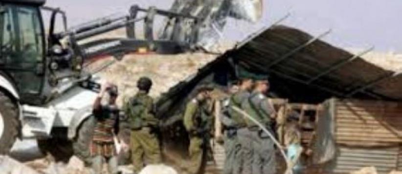 بيت لحم: الاحتلال يخطر بهدم 'بركس' وإيقاف البناء بثلاثة منازل