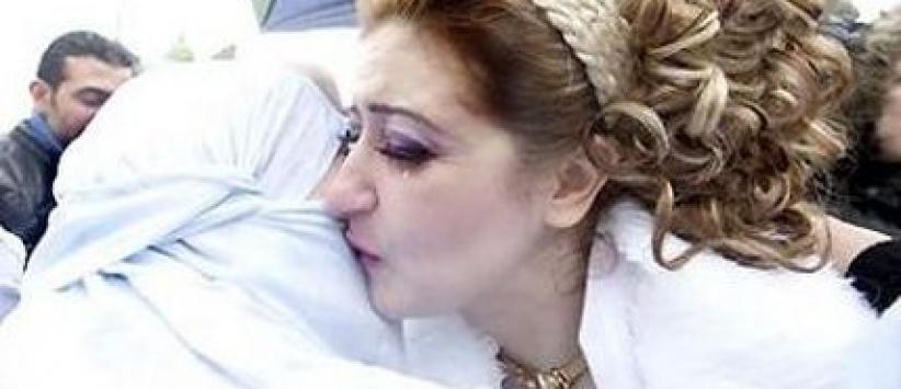 طلاق العروس وأمها يوم زفافها