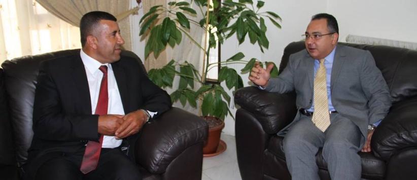 وفد من محافظة الخليل يلتقي السفير المصري