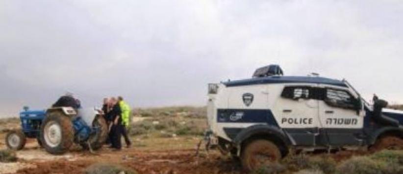 مصادرة جرار زراعي ومنع الحصاد جنوب نابلس