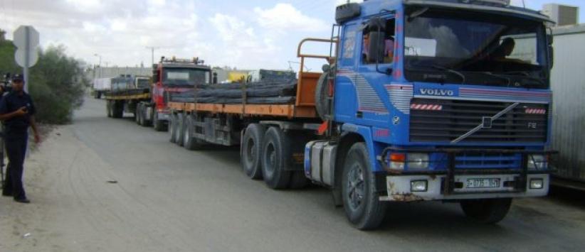 إدخال 580 شاحنة بضائع ومود إنشائية لغزة
