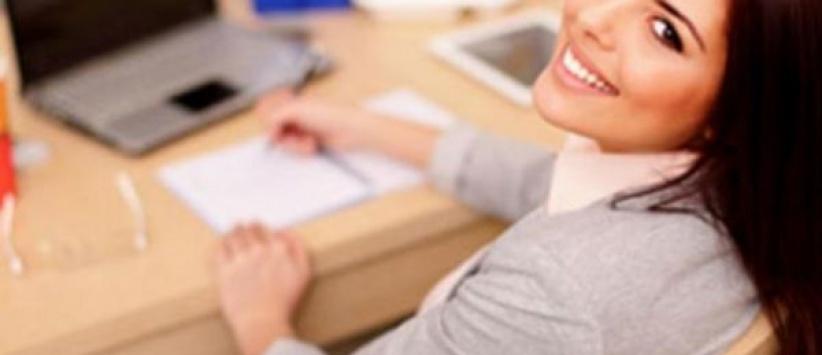 النساء يعملن برواتب عالية ورجالهن بالمنزل لرعاية الأطفال