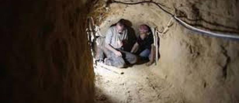 فقدان 7 عمال بانهيار نفق على حدود رفح