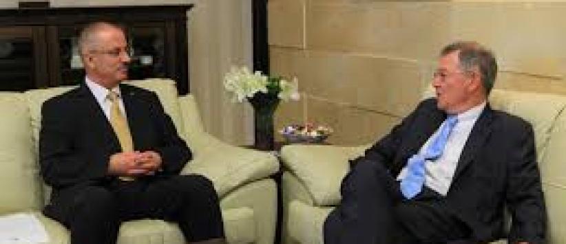 الحمد الله يبحث مع منسق عملية التسوية إسراع إعمار غزة