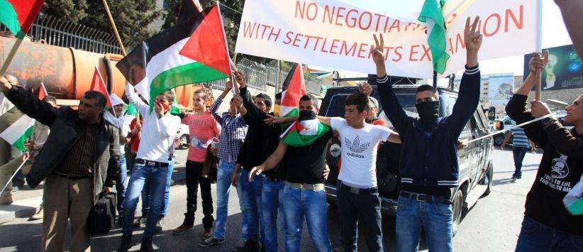 استطلاع: 68% اقتصادهم سيء و54% يعارضون انتفاضة ثالثة