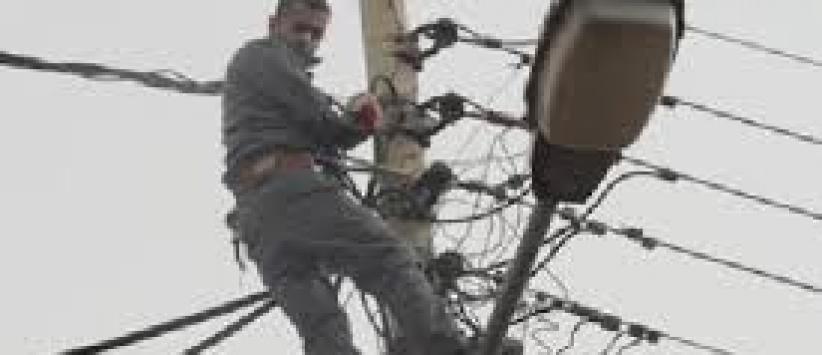 تصرف خاطئ يقطع الكهرباء عن غرب نابلس