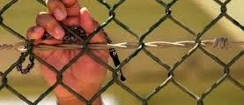 الأسرى المعزولون بـ