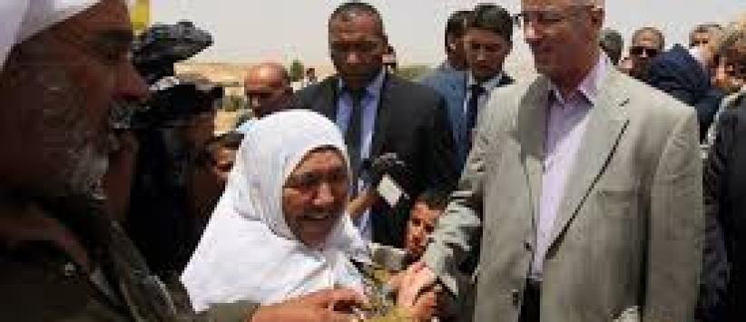 الحمد الله يتفقد قرية 