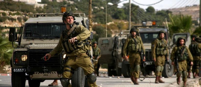 القاضية ديفيس: 