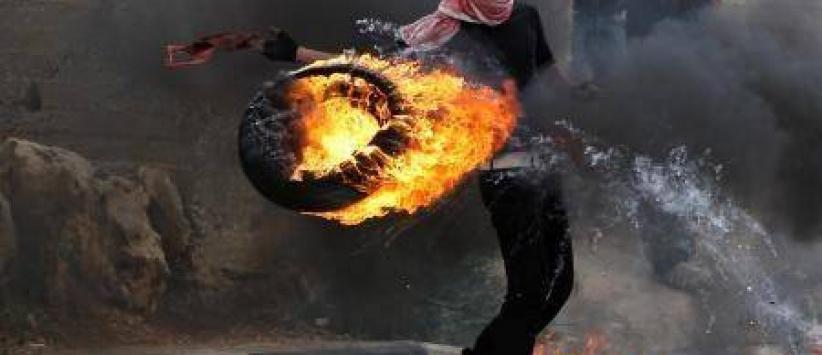 مواجهات في بيت امر بالخليل ليلاً