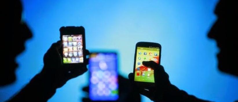 توصية بسحب الهواتف الذكية من جنود الاحتلال