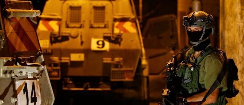 الاحتلال يعتقل 9 شبان بمداهمات بالضفة