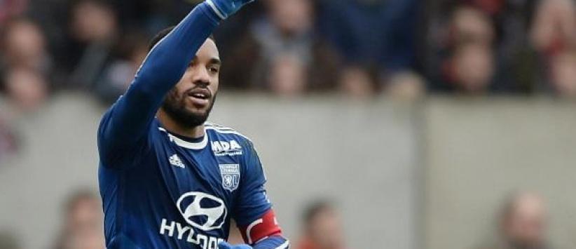 هداف الدوري الفرنسي يريد البقاء في ليون