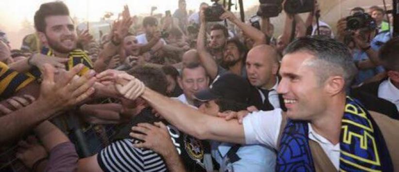 فان بيرسي: فان غال لم يكن عادلا معي