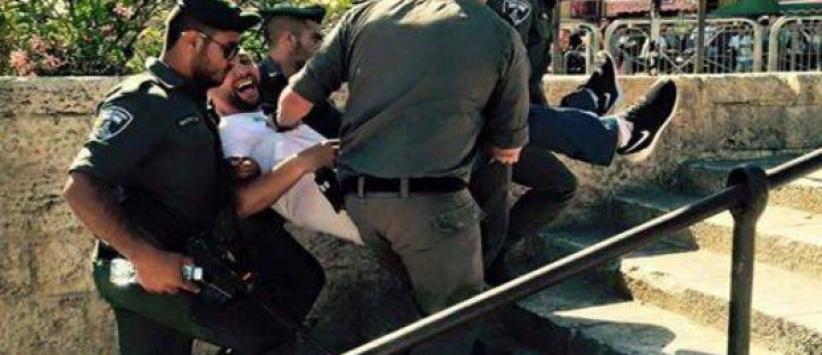 جنود الاحتلال يعتدون بالضرب على شاب مقدسي