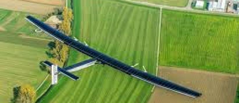 طائرة شمسية تحلق اربعة أيام متواصلة