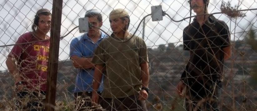 مستوطنون يعتدون على 3 عمال غربي القدس