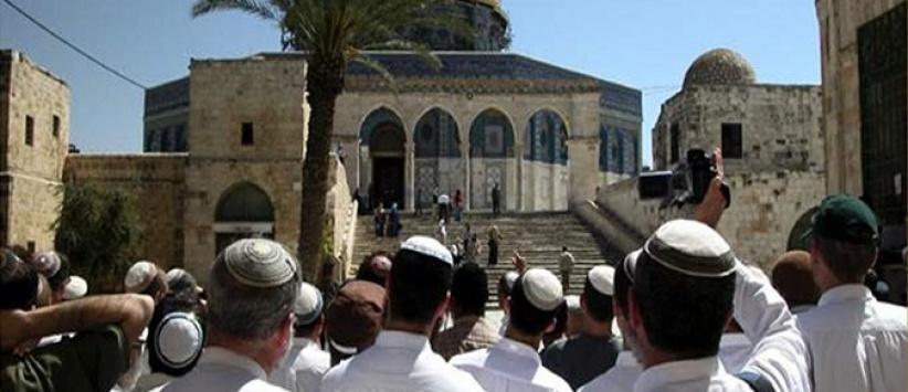 مستوطنون يقتحمون الاقصى ودعوات لاقتحامات واسعة غدا