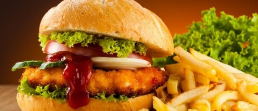 الوجبات السريعة تسبب الاكتئاب!!