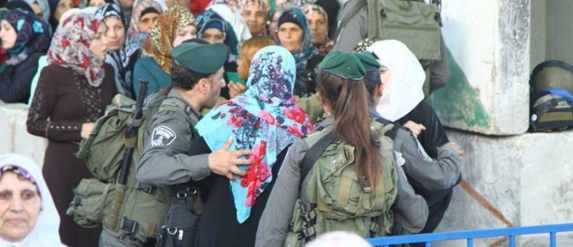 آلاف المواطنين يتوجهون إلى الأقصى لأداء صلاة الجمعة الثالثة من رمضان