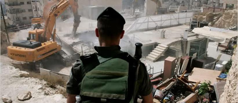 هدم قاعة أفراح ومنشآت تجارية شمال القدس