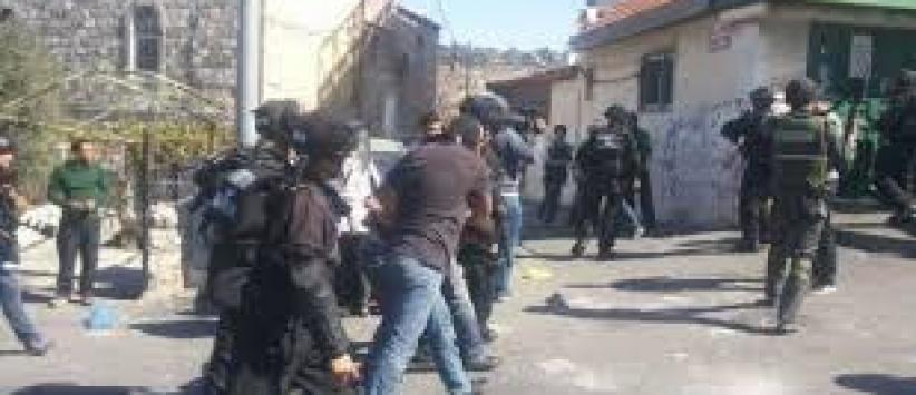 اعتقال 4 مقدسيين من عائلة واحدة بعد الاعتداء عليهم