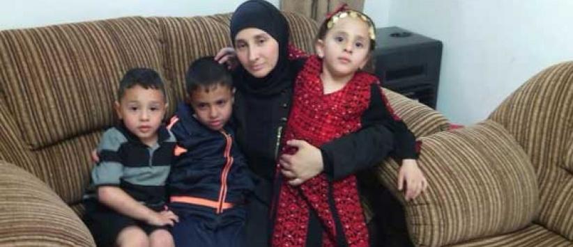 محكمة الاحتلال تبعد زوجة الشهيد غسان أبو جمل وأطفالها من القدس