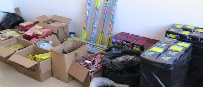 الشرطة تضبط أكثر من 700 عبوة من الألعاب النارية في الخليل