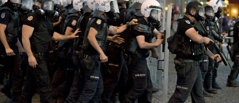 الشرطة التركية تعتقل المئات في حملة واسعة ضد 
