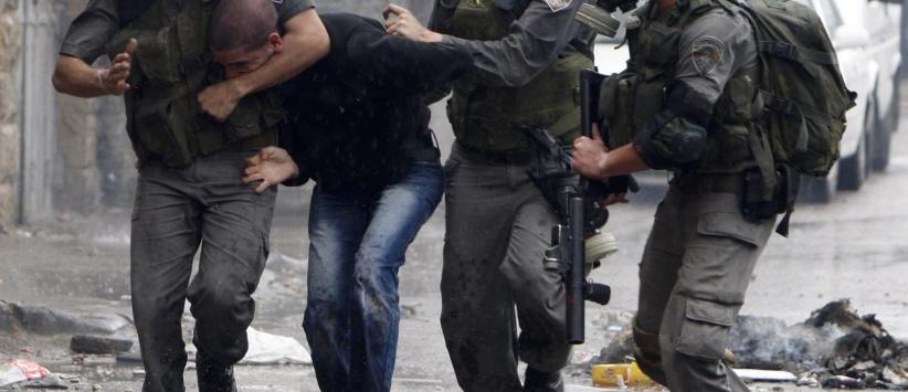 الاحتلال يعتقل مواطنا من نابلس