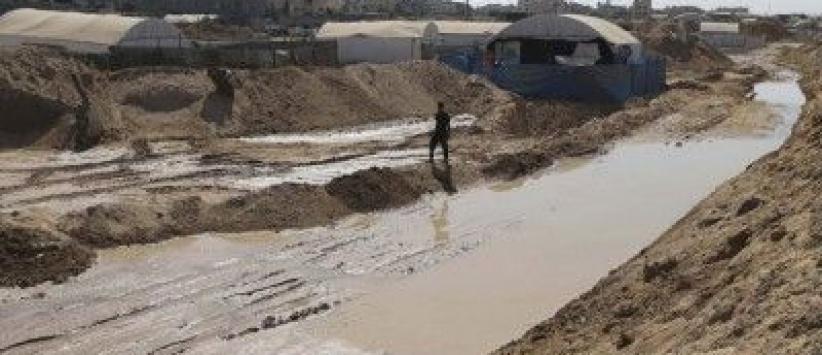 تحذيرات فلسطينية من خطورة الخندق المائي المصري على حدود غزة
