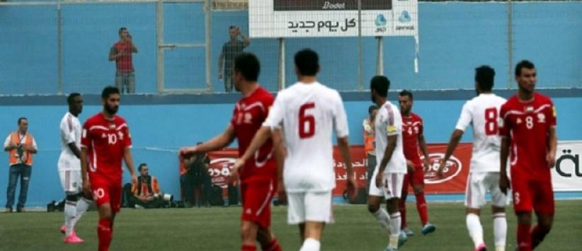 تقرير: لاعبون في منتخب الإمارات دخنوا الأرجيلة قبل مباراة فلسطين