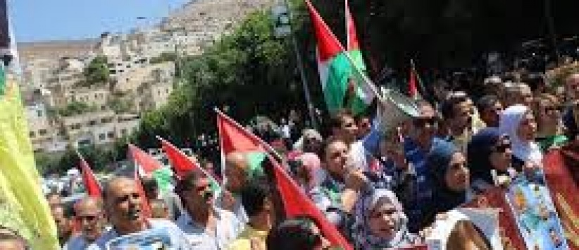 وقفة تضامنية نصرة للأسرى المضربين في نابلس