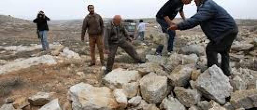 مستوطنون يعتدون بالضرب على شاب بنابلس