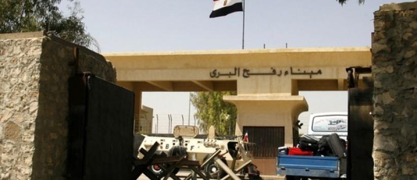 فلسطينيون عالقون يناشدون مصر فتح معبر رفح