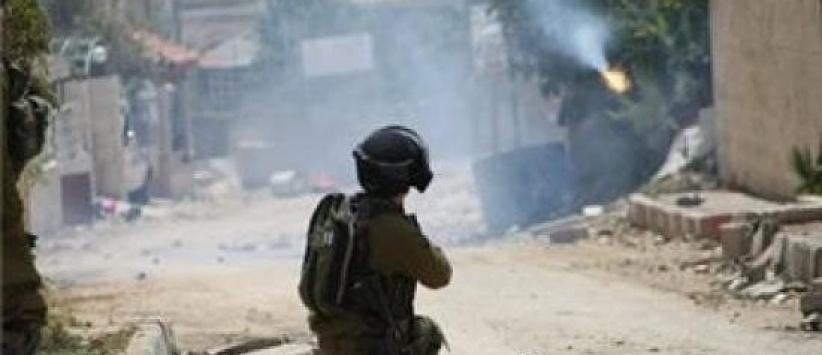 اصابات بالاختناق خلال مواجهات في مخيم العروب شمال الخليل