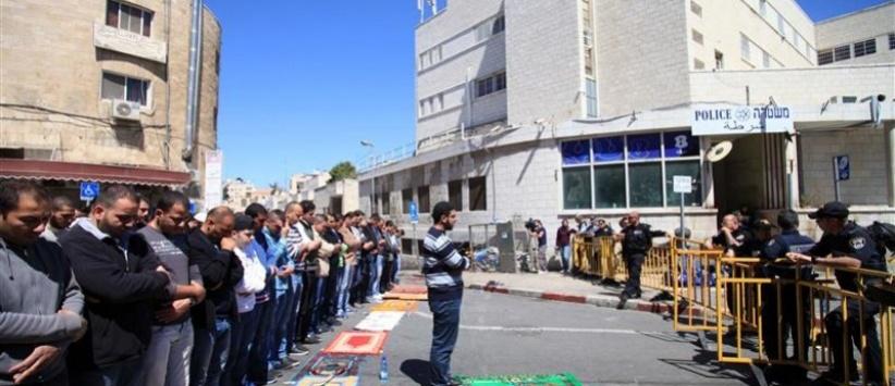 الاحتلال يحرم آلاف المواطنين من أداء صلاة الجمعة في 'الأقصى