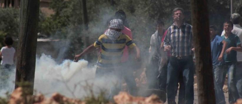 الاحتلال يعتقل شابا وفتى بمواجهات في بيت أمر شمال الخليل