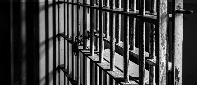 ثلاثة أسرى يتعرضون للضرب والتنكيل خلال اعتقالهم