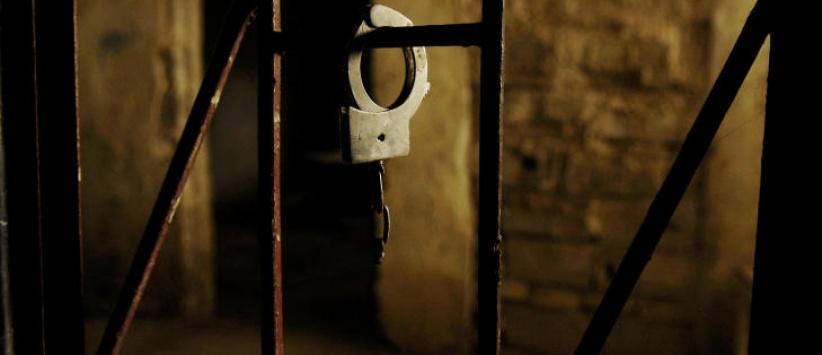 محكمة الإحتلال المركزية تقرر السماح للأسير الطحان بزيارة نجله المريض