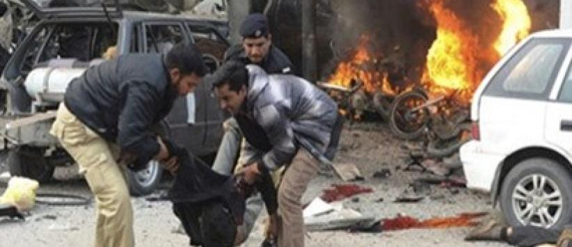 مقتل وإصابة 29 شخصا جراء تفجير انتحاري استهدف سيارة شرطة في باكستان