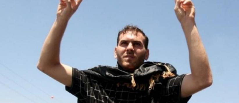 لأسير المضرب 'ذياب' يمتنع عن الماء والخطر يهدد حياته