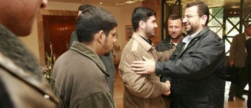 وفد حماس يصل طهران لبحث العلاقات الثنائية